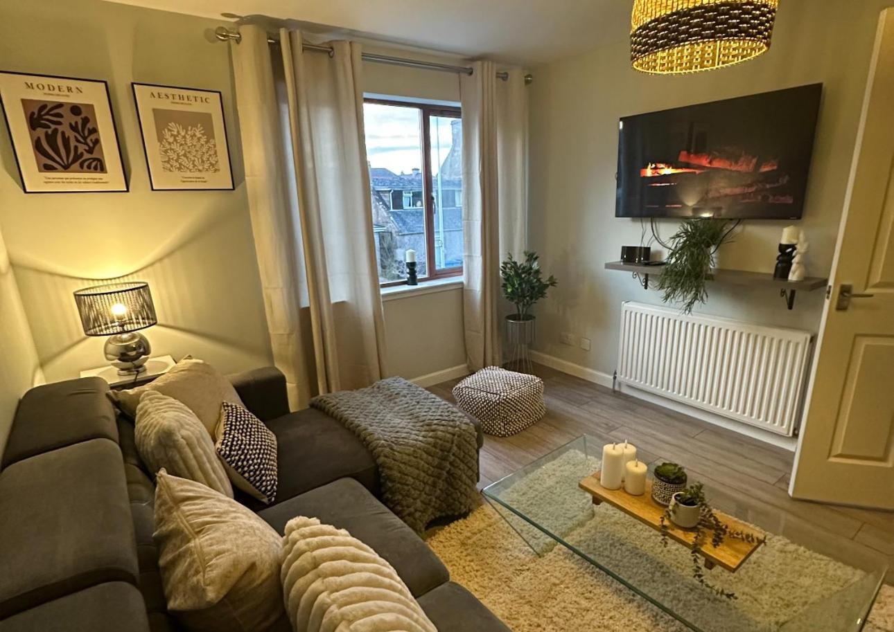 Lovely Modern 2 Bedrom Unit Close To City Center Dalneigh Kültér fotó